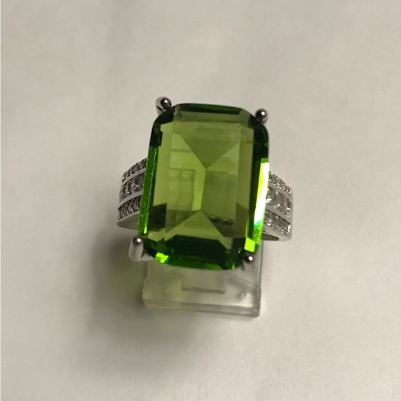 Peridot Stamped 925 Sterling Silver Ring - Picture 2 of 7